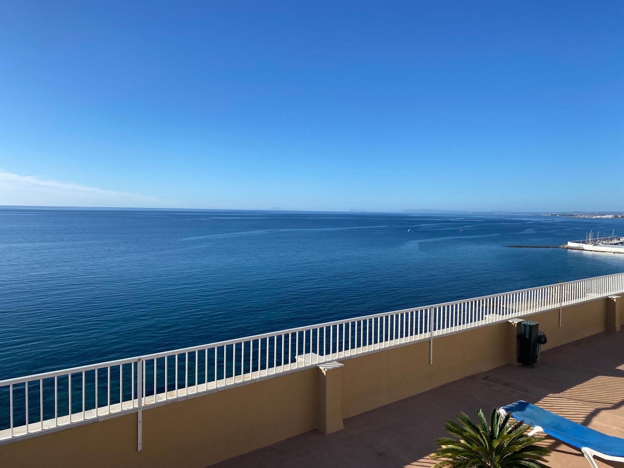 Marbella Beachfront Edificio Mayoral Primera Linea De Playa Y Centro Ciudad Con Barco Opcional Exterior photo
