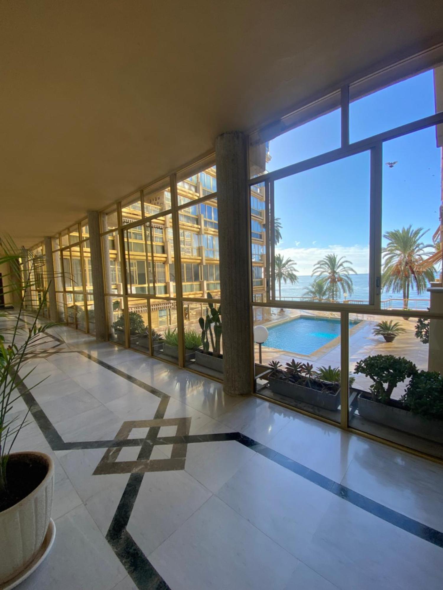 Marbella Beachfront Edificio Mayoral Primera Linea De Playa Y Centro Ciudad Con Barco Opcional Exterior photo