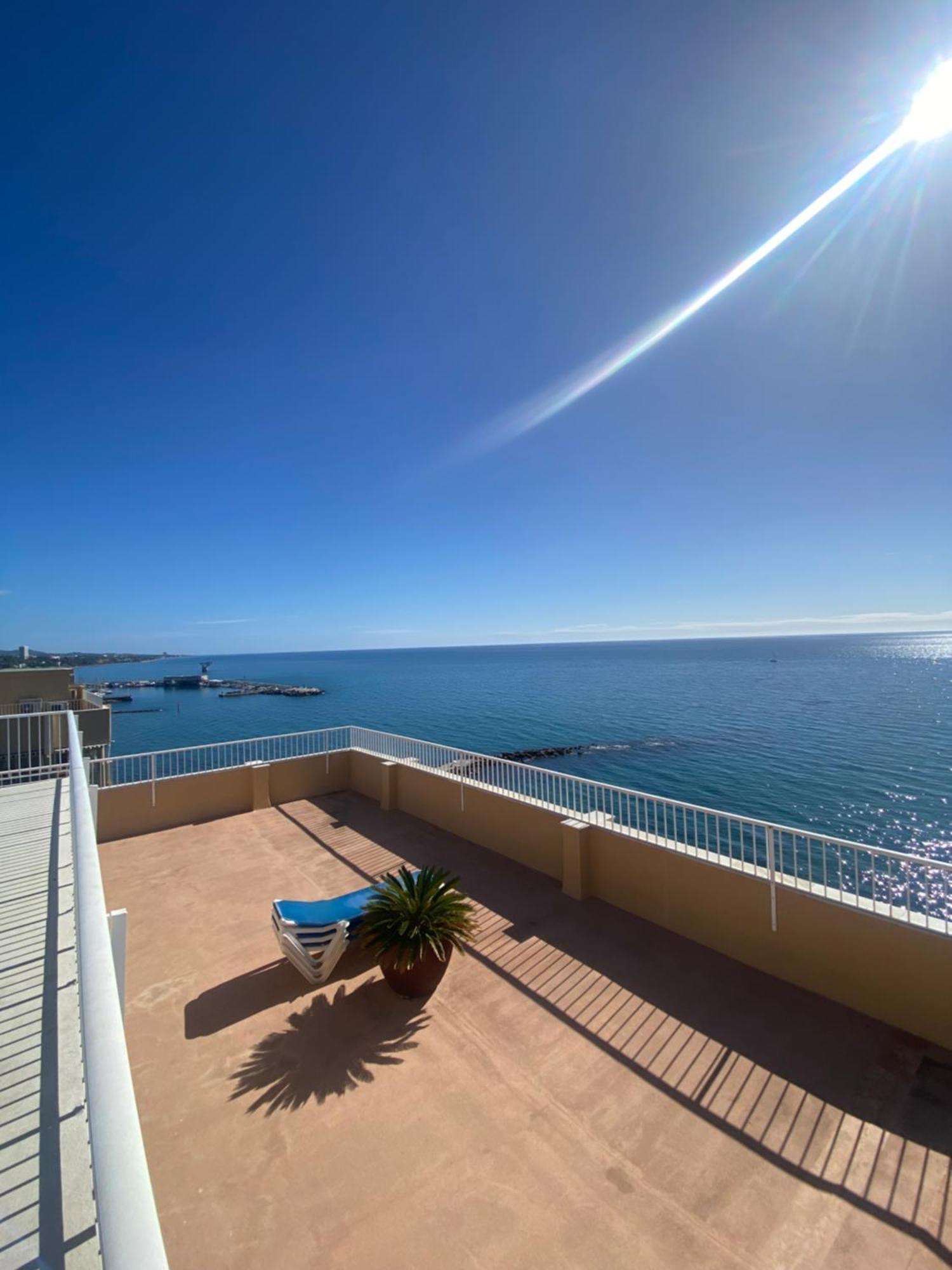 Marbella Beachfront Edificio Mayoral Primera Linea De Playa Y Centro Ciudad Con Barco Opcional Exterior photo